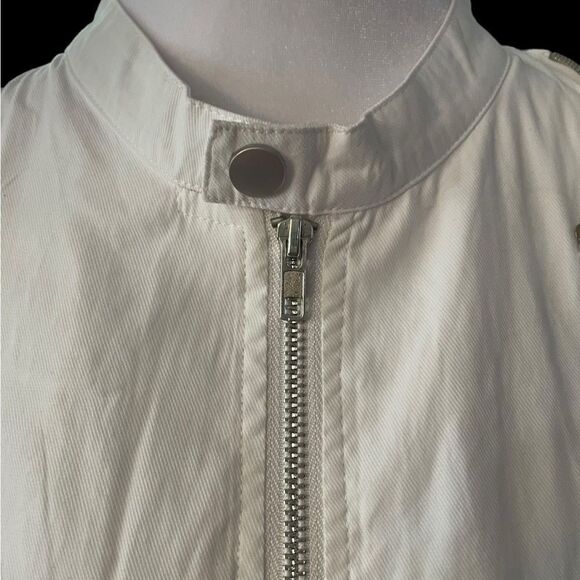 637 - SHORT BIKER MOTO WHITE ZIP JACKET BY ALLEGRA K, MEDIUM - Picture 1 of 9